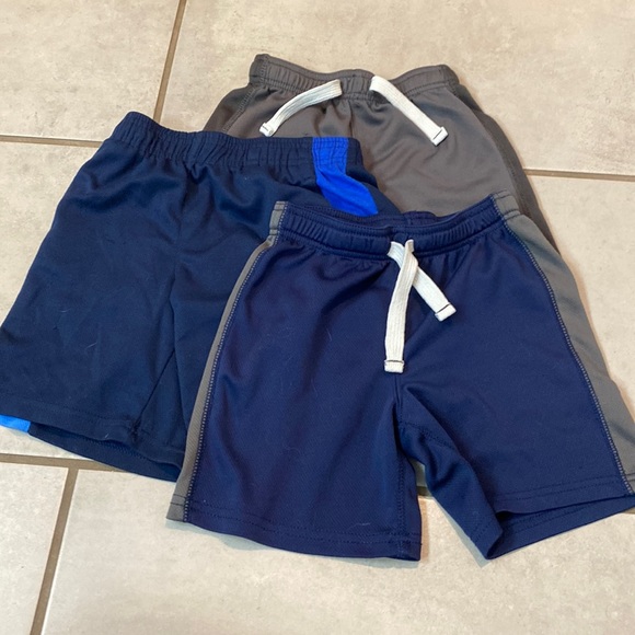 Bundle of 3 pairs Carters athletic shorts - Picture 1 of 4